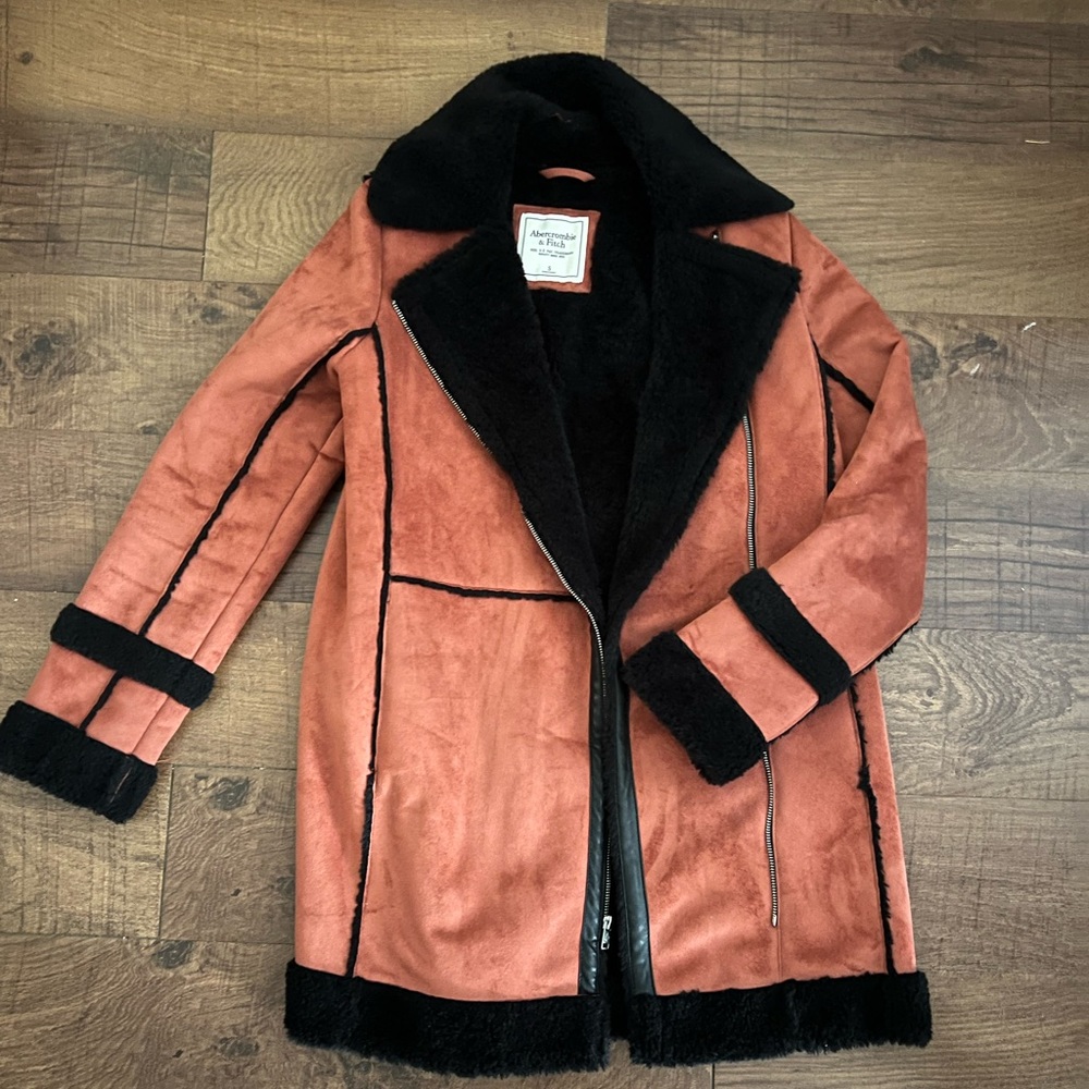 Women’s coat! Extremely warm and stylish!